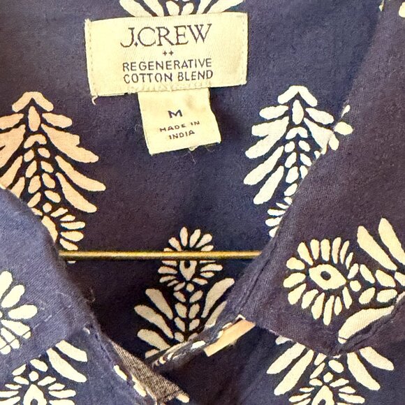 J.Crew Factory Button-UpPoplin Shirt Signature Fit –  NWOT - Navy Print – Medium - Picture 4 of 5